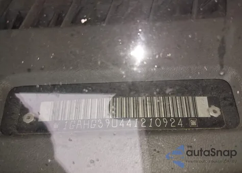 2004 Chevrolet Express from USA, damaged, VIN 1GAHG39U441210924